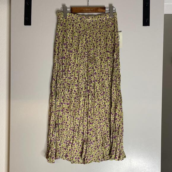 Green Floral Skirt - Picture 3 of 5